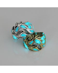 Vintage men's ring shines