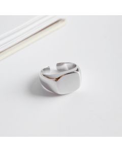 Simple light body wide face square  ring