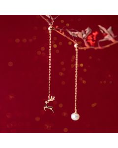 Elk pattern pearl earrings