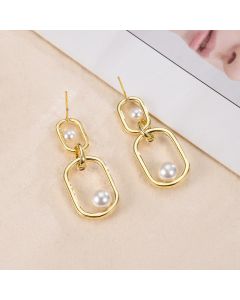 Pearl Earrings Are Exquisite And Simple