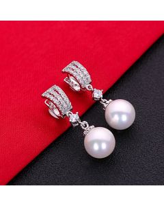 Zircon Flash Diamond Temperament Pearl Earrings