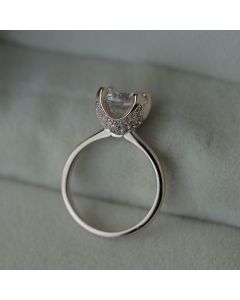 Classic four-claw simulation zircon ring