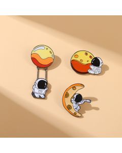 Astronaut Series Alloy Brooch To Create Cartoon Moon Planet