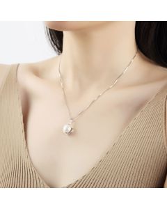 Women's Natural Single Pearl Pendant Necklace
