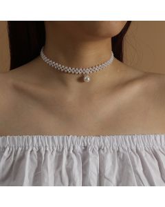 Hand-Woven Pearl Clavicle Necklace
