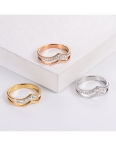 Light Luxury Inlaid Zircon V Ring