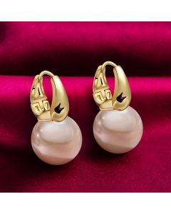 Artificial pearl necklace