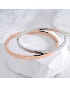 Small Snap Buckle Oval Bracelet In Titanium And Rose Gold