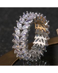 European And American Full Circle Diamond Inlaid Zircon Ring