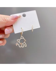 Korean Sweet Asymmetrical Cartoon Cat Diamond Earrings