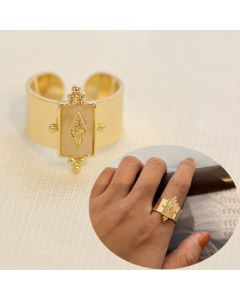 Retro Design Sense Of Star Ring Trend Fashion Golden Natural Stone Geometric Titanium Steel Ring