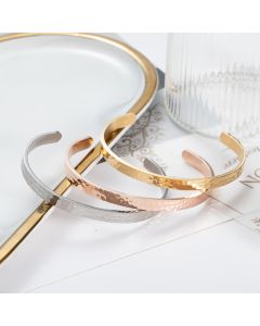 Adjustable Stainless Steel C- Shaped Personalized Snakeskin Pattern Titanium Steel Open-end Bracelet For Women