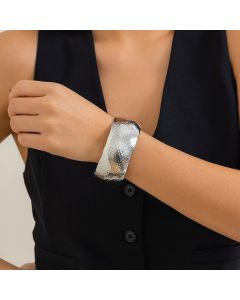 Metal Glossy Water Droplet Hugging Bracelet For Fashionable