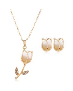 Three-piece Set Of Crystal Earrings And Necklaces And Rings