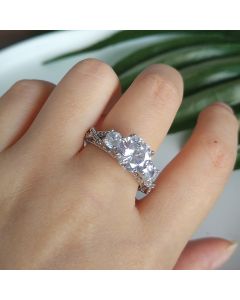 Geometric Circular Ring Female Zircon Ring