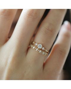 Simple Fashion Zircon Ring Women