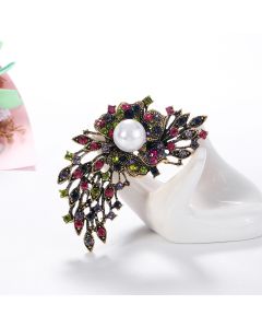 Fashion Retro Pearl Color Rhinestone Corsage