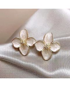 Simple Flower Three-dimensional Earrings