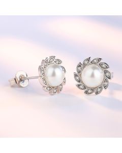 Fashion Fashion Leaf Pearl Stud Earrings