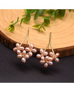 Natural freshwater pearl earrings