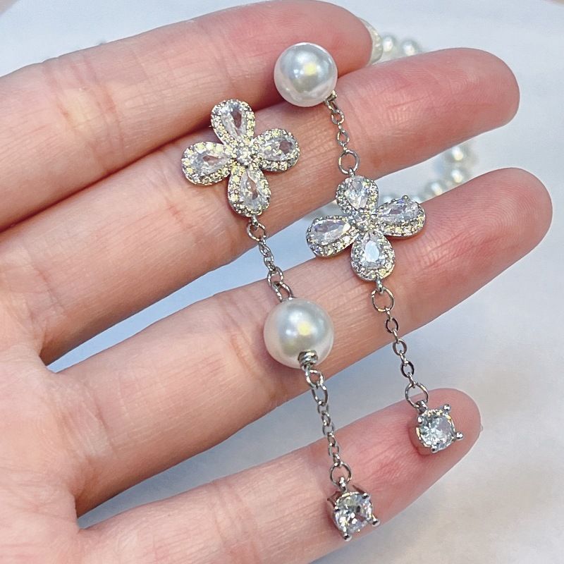 Asymmetric Flower Pearl Tassel Female Stud Earrings